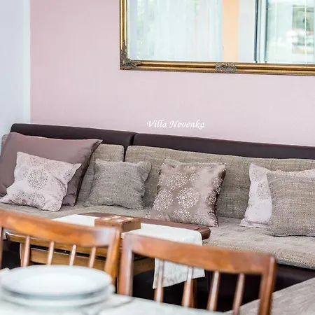 Nevenka Apartamento
