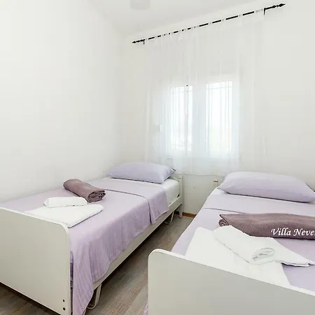 Apartment Nevenka Rogoznica (Sibenik-Knin)