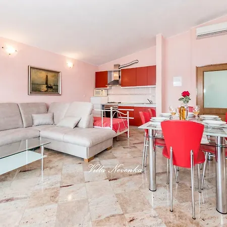 Nevenka * 로고즈니차