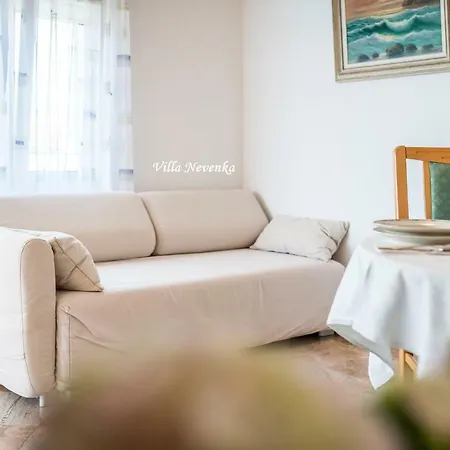 Nevenka Rogoznica (Sibenik-Knin)