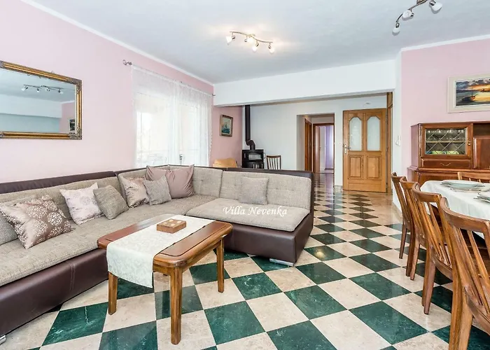 Nevenka Daire Rogoznica (Sibenik-Knin)