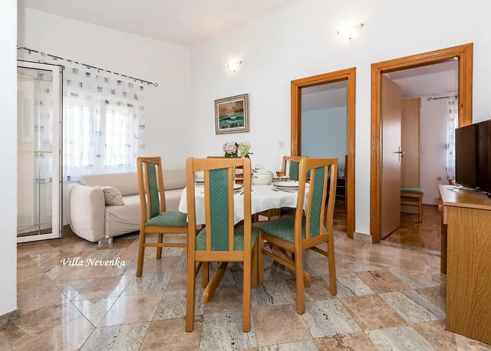 Nevenka Rogoznica (Sibenik-Knin)